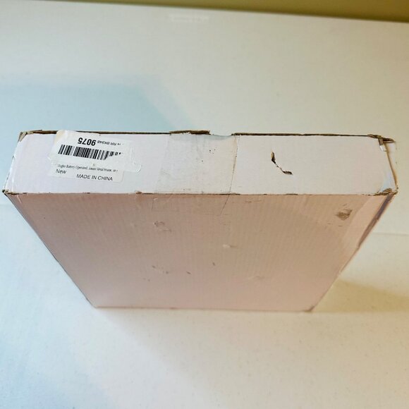 Silent Round Wall Clock with Thermometer and Hygrometer Display Non Ticking - Picture 10 of 10